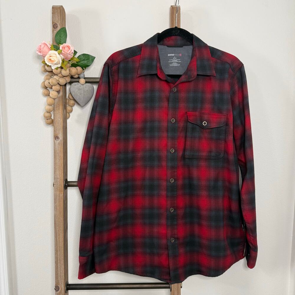 Swiss‎ Tech Red Black Plaid Long Sleeve Flannel Button Down Shirt Size Medium